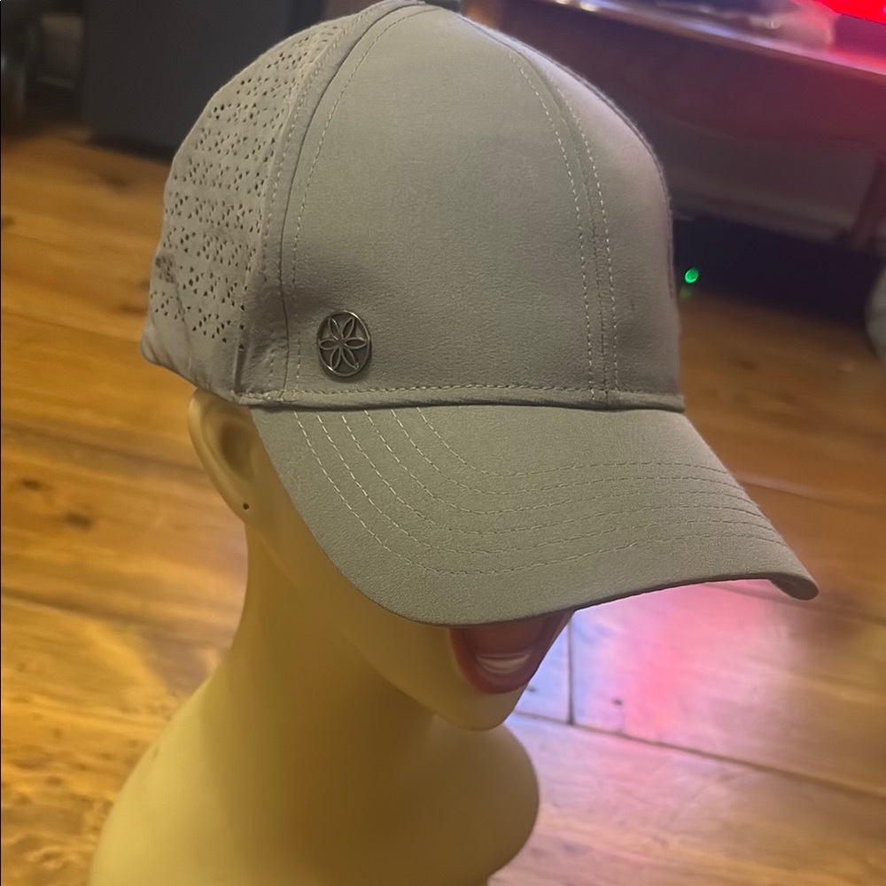 Gaiam Women's Wander Breathable Geo Hat 🧢